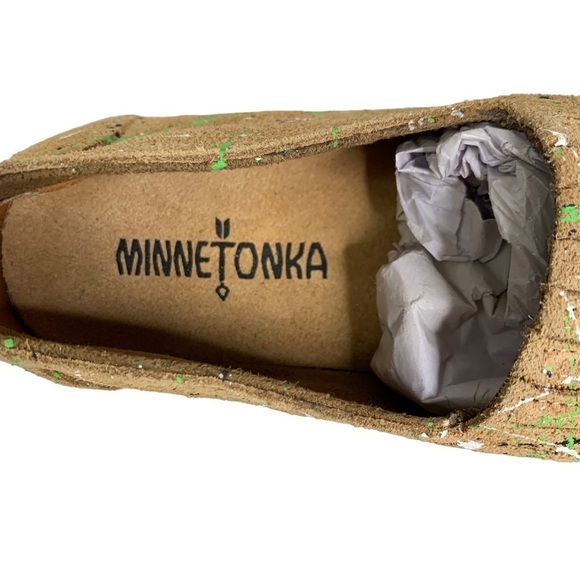 Minnetonka Beige Leather Slip On Sneaker w/ Multi Color Paint Splatter Size 6.5 - Picture 8 of 10